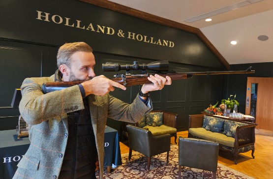 Holland Holland New Takedown Magazine Rifle 2025